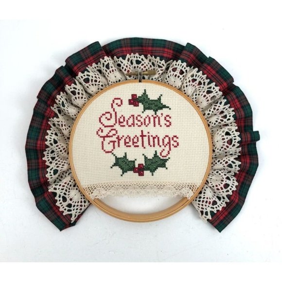 Seasons Greetings Counted Cross Stitch Wood Embroidery Hoop Lace Fabric Trim - Picture 1 of 8